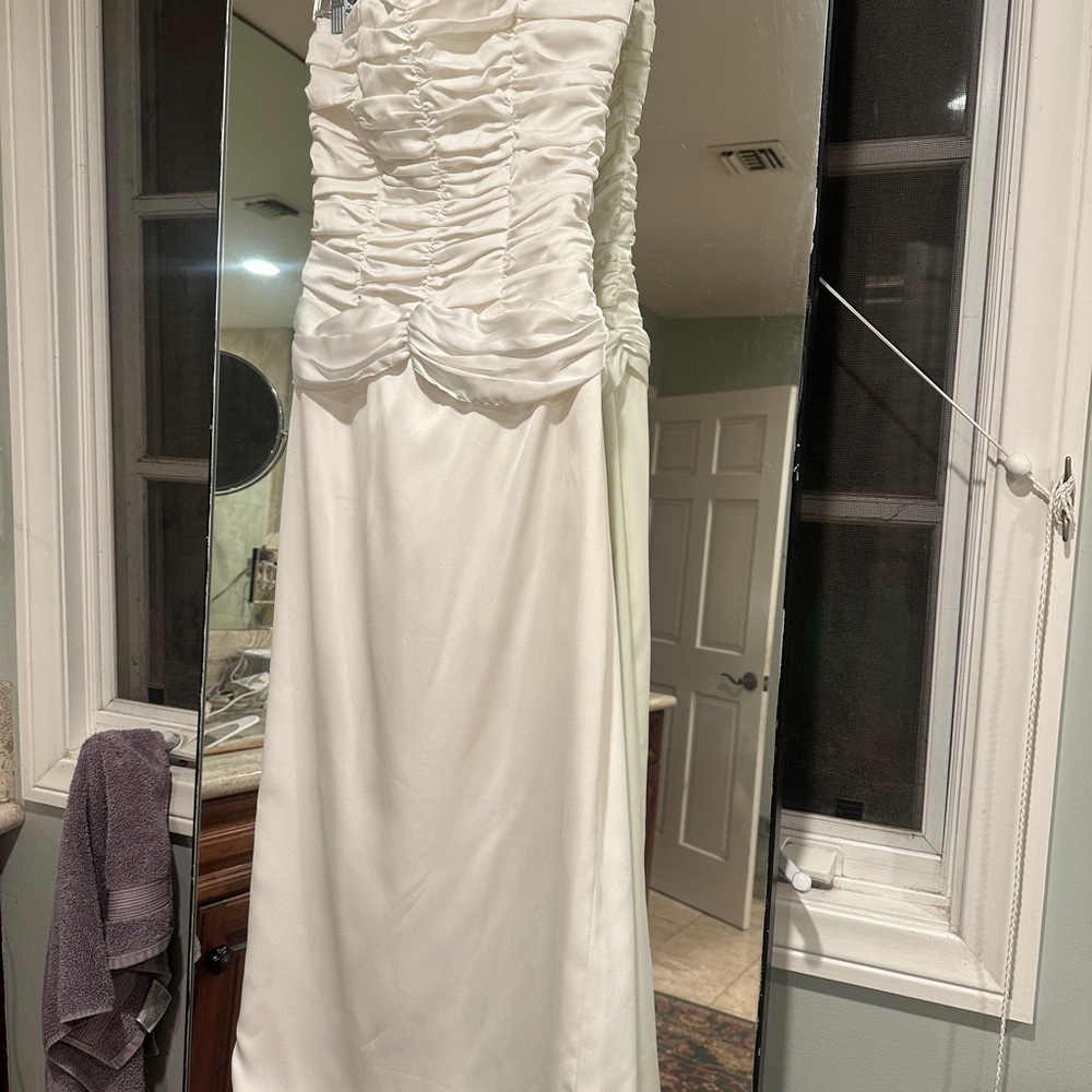 Vintage White Strapless corset wedding Gown pencil skirt with bow details - Picture 4 of 13